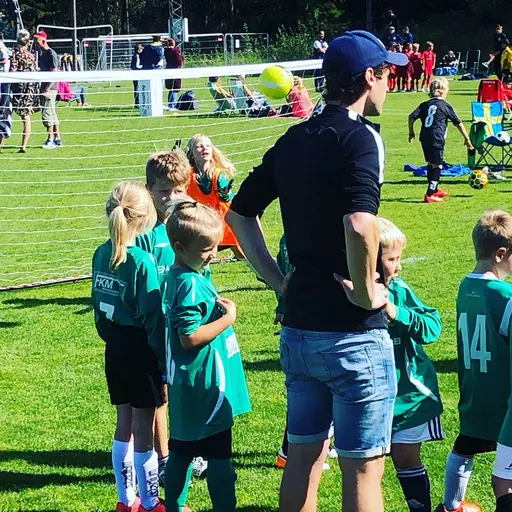 Soliga och glada miner på årets upplaga av Karbo Cup.  Foto: Krister Dahlstrand / RogerT