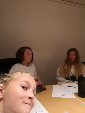 Först ett träningspass, sedan möte med ungdomsrådet.