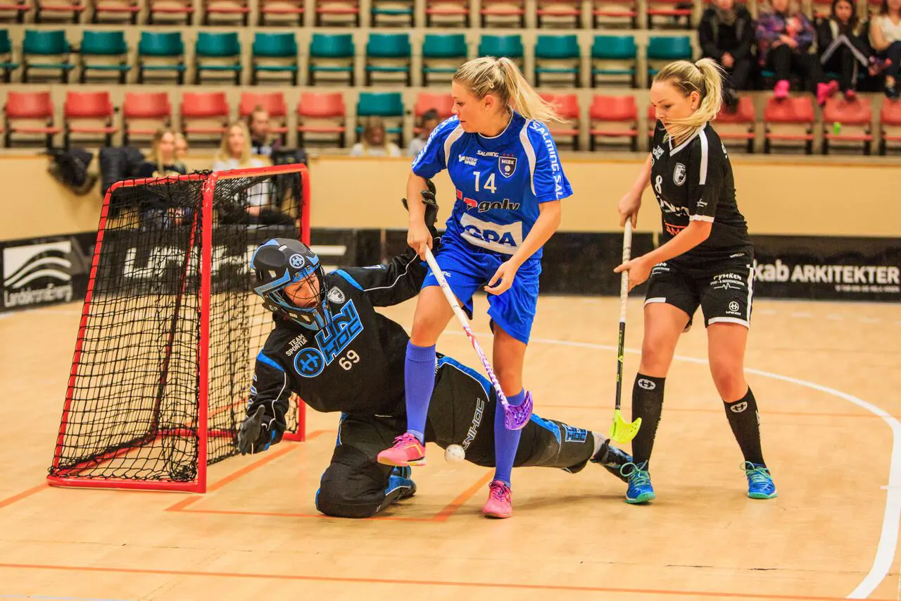 Sara Johnsson, matchen spelare i hemmalaget. Foto: Henrik Nordell.