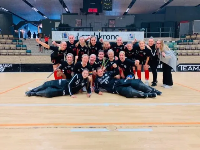 Seger för Falcons tjejerna i premiären! Foto: Patrick Holmgren