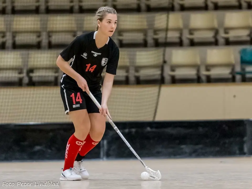 Unga Michaela Fröjd imponerade igen och blev vald till matchens spelare i hemmalaget. Foto: Peter Lindblad.