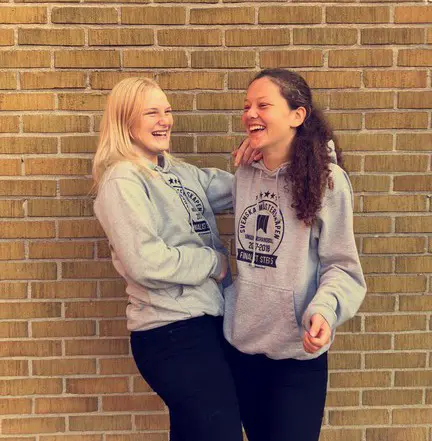 Tilda med stipendium - Tilda & Nanne - Delar av F04 överst på pallen