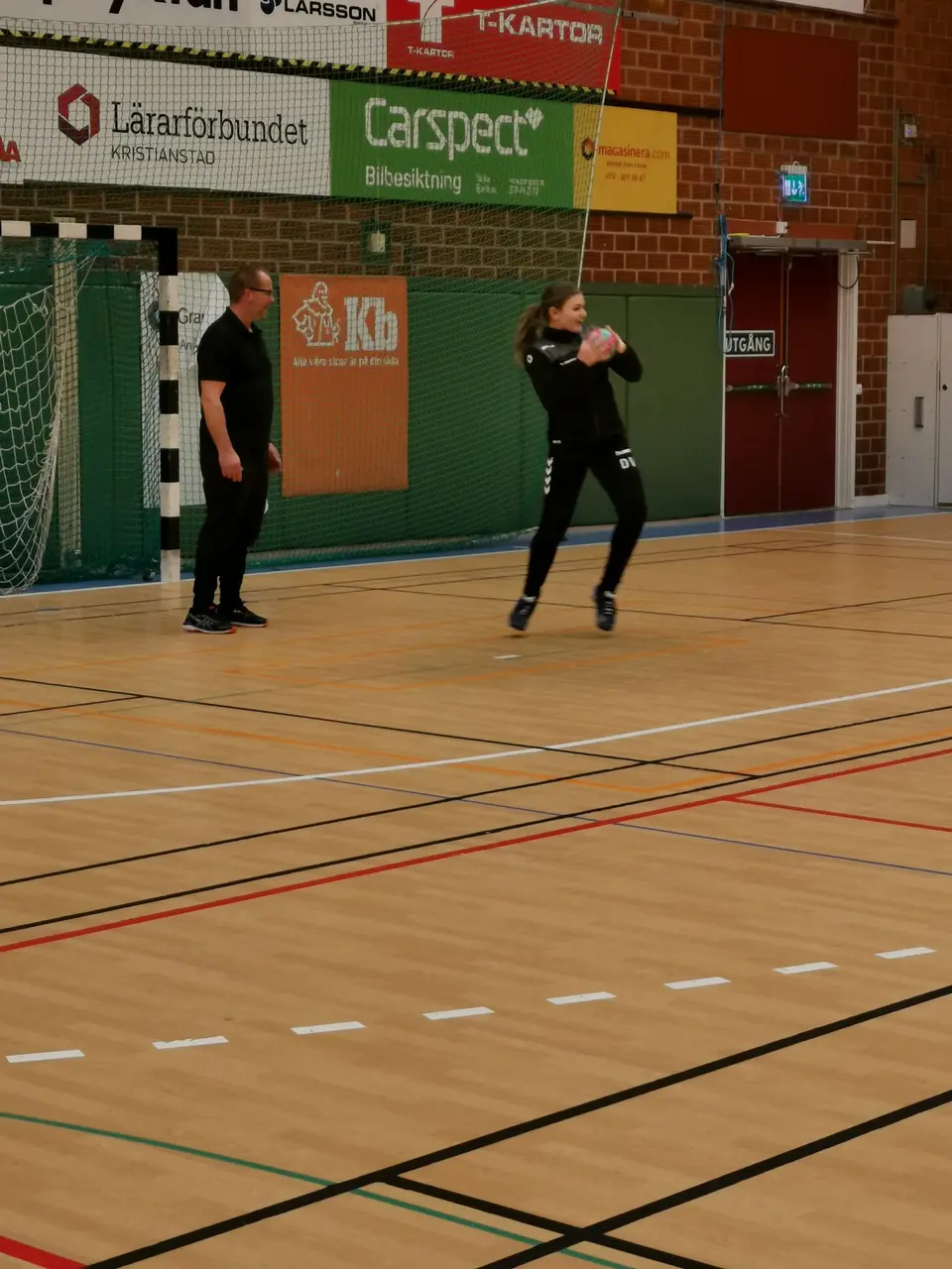 Målvakten Denissa får tips