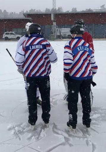 Keijo och Almén avtackades. Victor och Leffe var målinriktade på sitt egna lite speciella sätt ;)