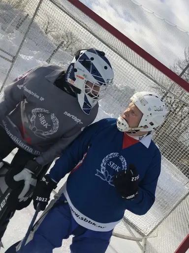 Tage och ... Benke till höger