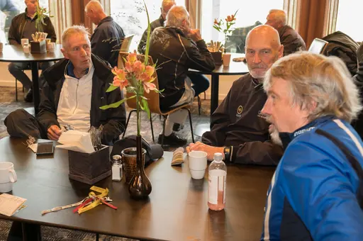 LIte stilstudier på årets spelare, tvärr blev det inget gruppfota taget denna gång. Foto: Patrick Lindahl.