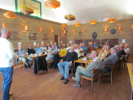 Vi var ca 30 bröder församlade denna Ärtlunch och förutom god lunch så fick vi lyssna till Martin från KRIS (Kriminellas Revansh I Sammhället) då han berättade sin livshistoria för oss, sicken resa...