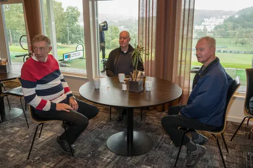 LIte stilstudier på årets spelare, tvärr blev det inget gruppfota taget denna gång. Foto: Patrick Lindahl.