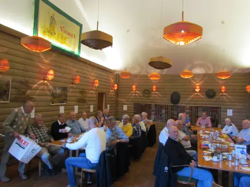 Vi var ca 30 bröder församlade denna Ärtlunch och förutom god lunch så fick vi lyssna till Martin från KRIS (Kriminellas Revansh I Sammhället) då han berättade sin livshistoria för oss, sicken resa...