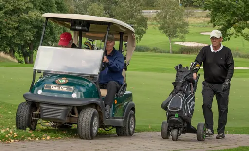LIte stilstudier på årets spelare, tvärr blev det inget gruppfota taget denna gång. Foto: Patrick Lindahl.