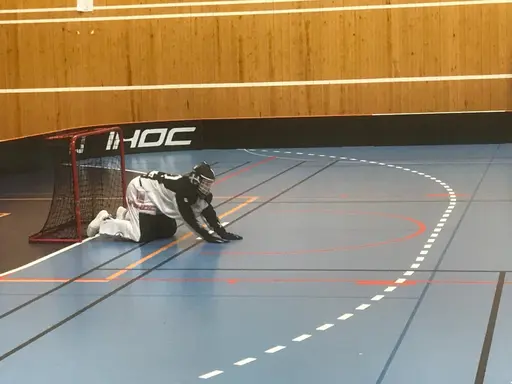 Haik spelar i svarta tröjor, Borlänge i vita och Sundborn i vitt och rött matchställ.