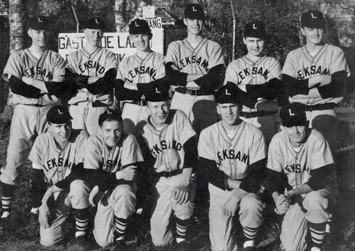 SM Guld 1964. Överst fr v Johnny Hilmersson, Yngve Gyll, Åke Halvarsson, Pär Ivarsson, Olle Lindell & Göran Ivarsson. Nedre fr v: Rune Leander, Ragge Valin, Kjell Leander, Ove Leander & John Quick