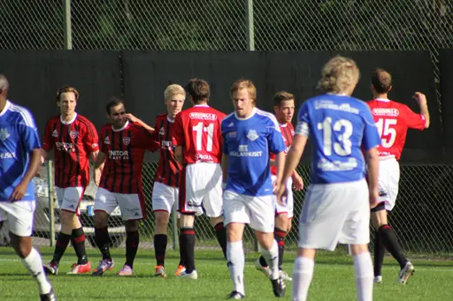 Matchen vanns av Södra VIng med 1-0. Mariedal fick 2 spelare utvisade.