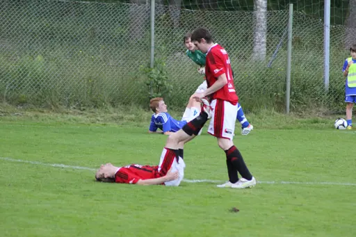 Matchen vanns av Södra VIng med 1-0. Mariedal fick 2 spelare utvisade.