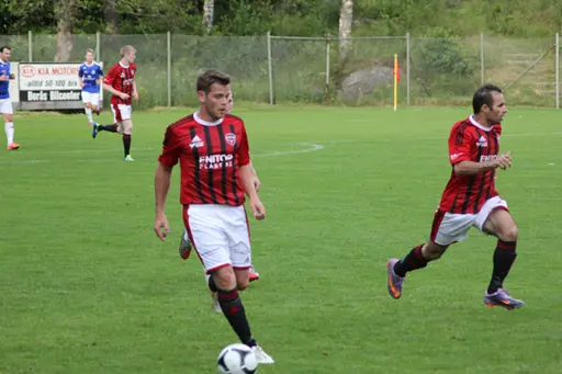 Matchen vanns av Södra VIng med 1-0. Mariedal fick 2 spelare utvisade.