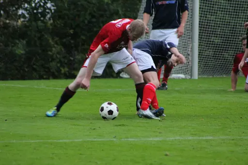 Södra Ving vann med 4-2, efter ha gjort 4 mål sista 10-15 minuterna.