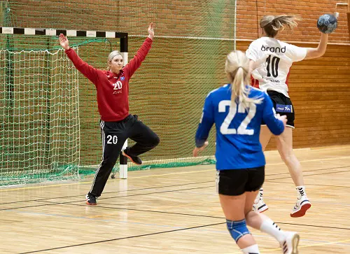 Målvakten Elin Zackrisson fick pris som matchens lirare i GT Söder. Foto: Anders Johnson.