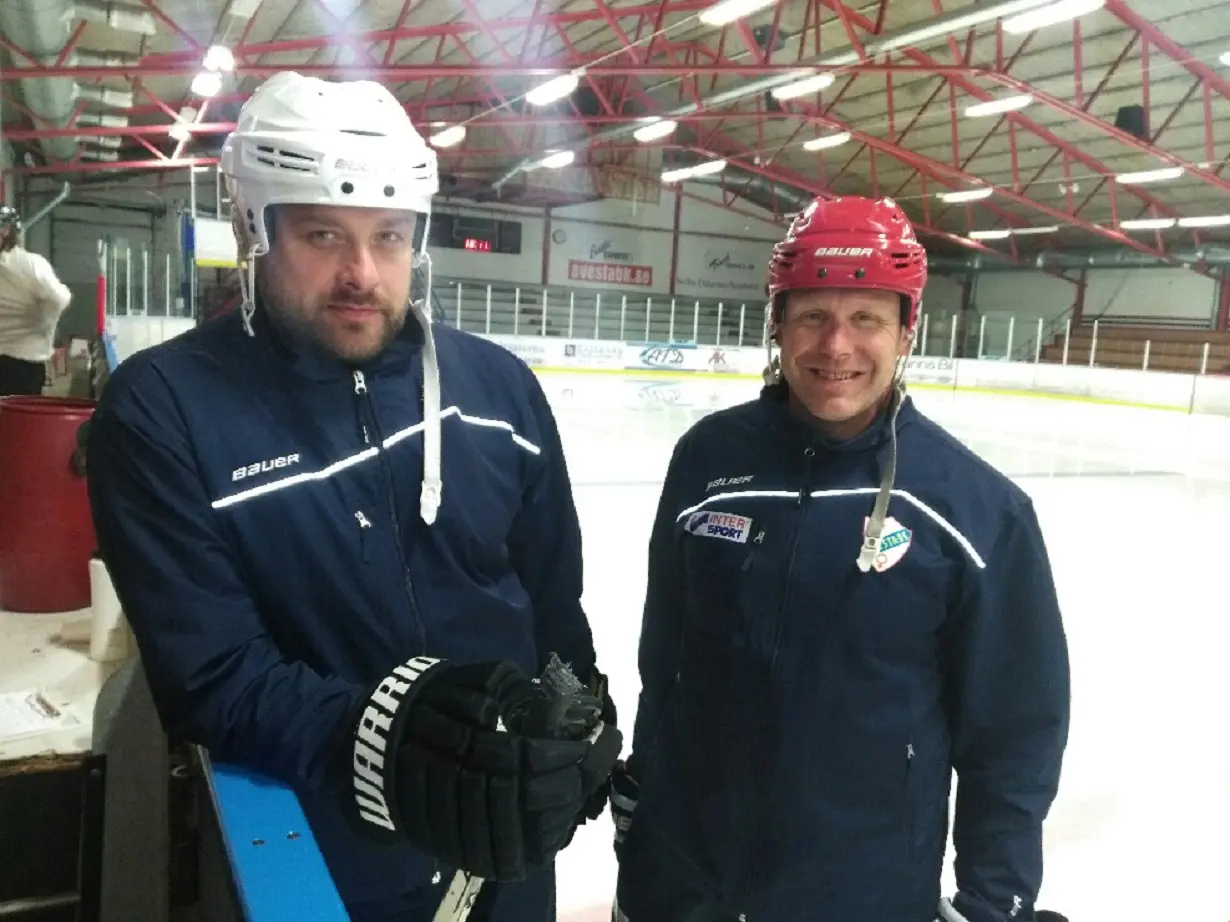 Två tränare med stort Avesta BK hjärta tar sats mot HockeyTvåan. Arkivfoto: Per Lindgren.