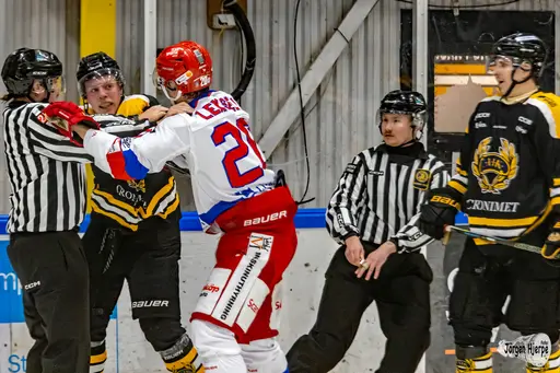 Bildsvep från säsongens tredje bruksderby mellan Fagersta AIK-Avesta BK 4-2 (4-1, 0-1, 0-0). Foto: Jörgen Hjerpe