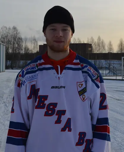 Med nummer 22 på tröjan kommer Jesper Gustafsson representera Avesta BK resten av säsongen. FOTO: Per Lindgren..