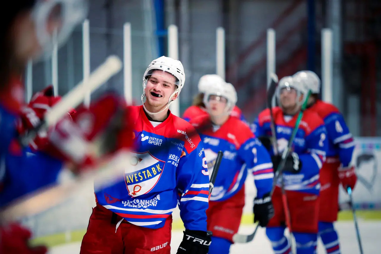 Jordan Caballero-Lindberg var tillbaka i Avesta BK och visade vägen med sitt 1-0-mål i första perioden. Foto:Sebastian Olander