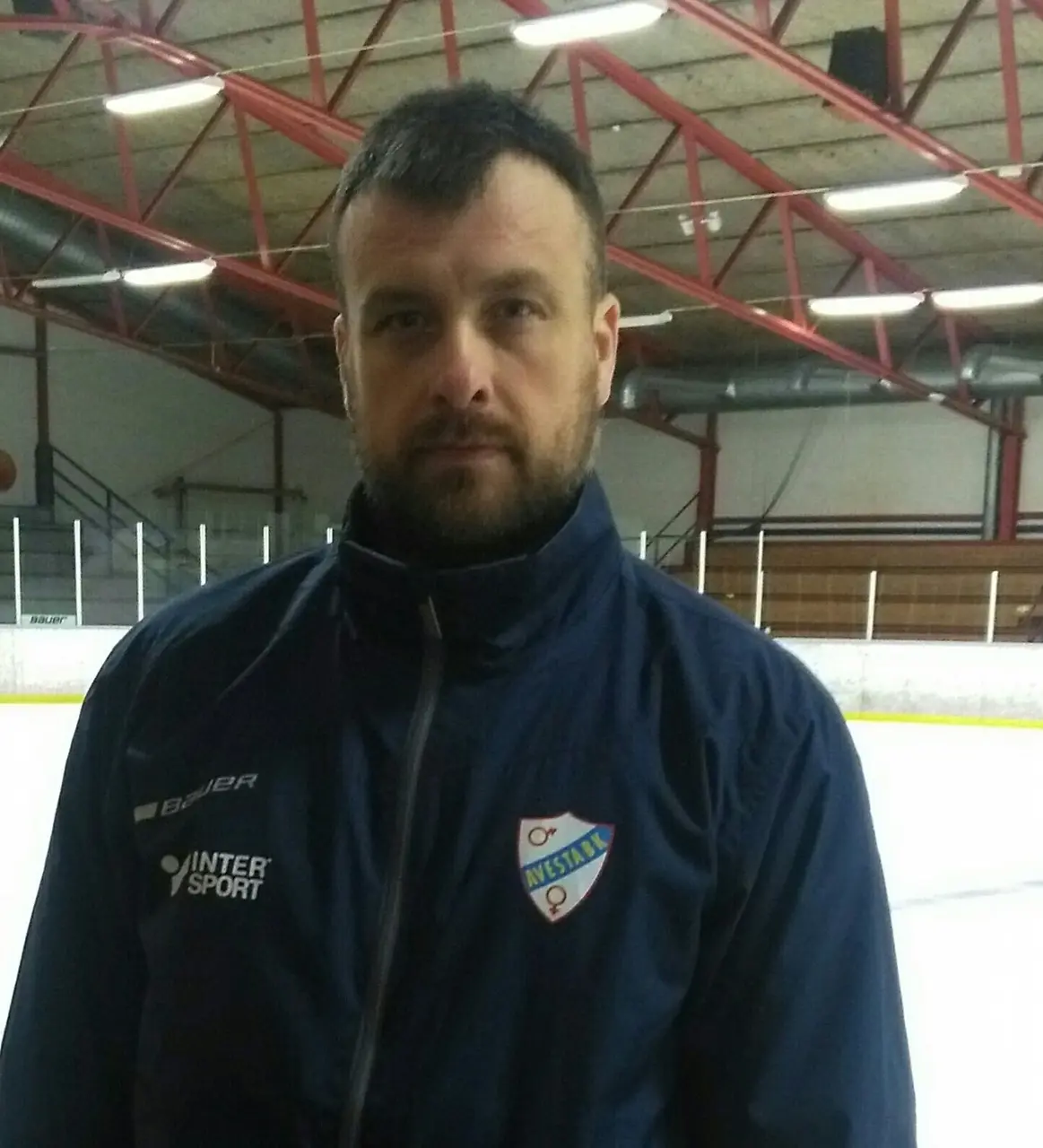 Avesta BK har redan gjort klart med ny tränare. Omtyckta Stefan Lundqvist tar sats för ännu en säsong och förhoppningsvis får vi se laget ta sig tillbaka till tvåan. Foto: Per Lindgren