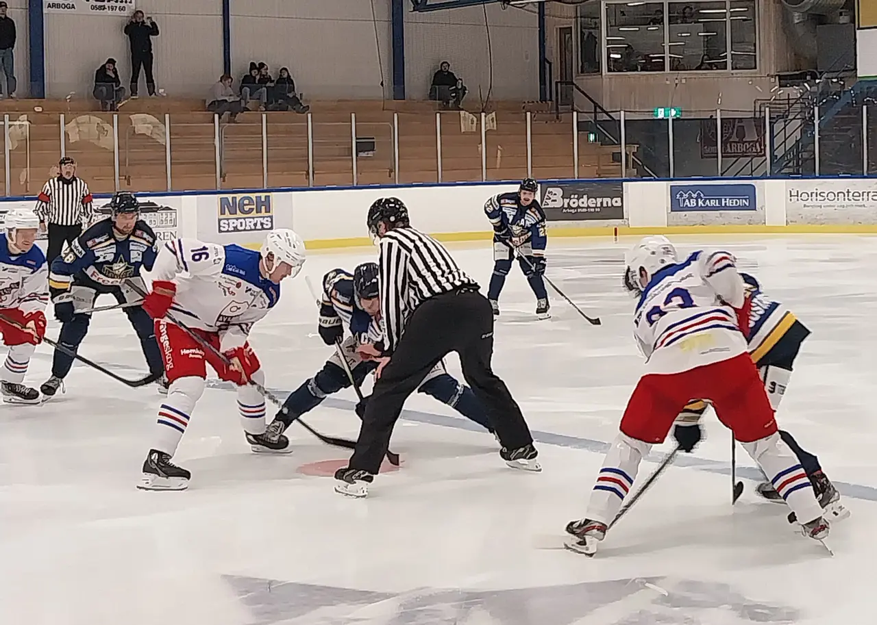 ABKs #16 Edvin Karlsson i en tekning mot Arboga. Foto: Olov Lindgren.