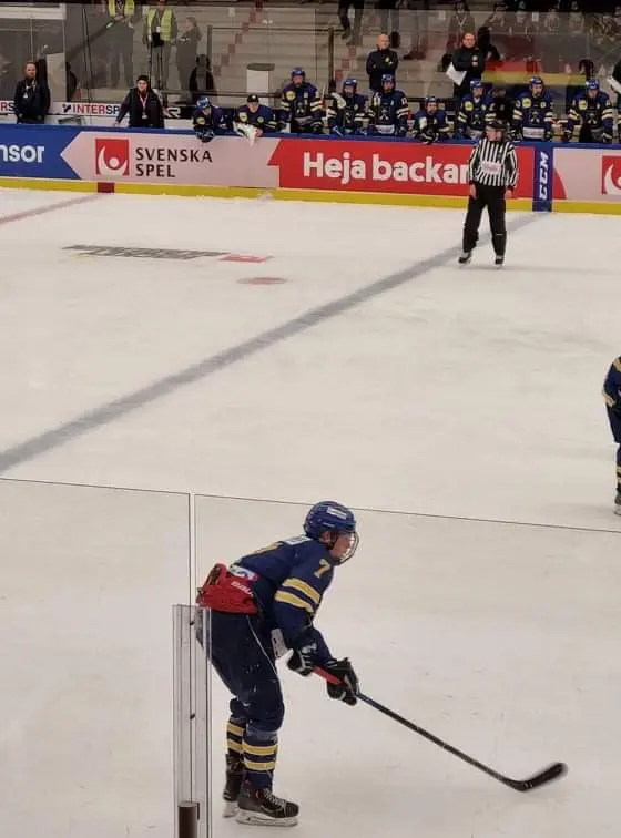 Dalarnas # 7 backen Sebastian Lindkvist spelade stabilt i segermatchen mot Medelpad. Foto: Privat