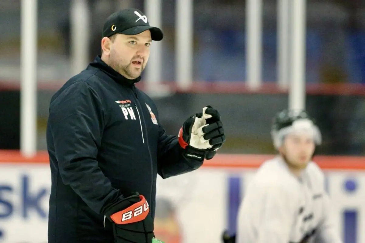 Tränaren Pontus Nyberg, blev i helgen klar för allsvenskan 2023-24 med sitt Nybro Vikings. Foto: Privat.