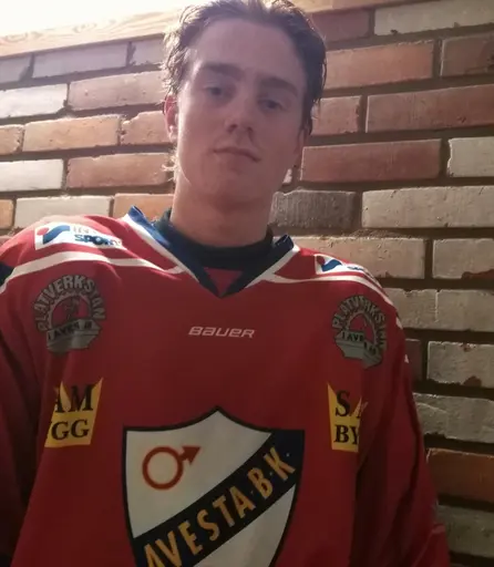 Smedjebacken HC fostrade Samuel Bjurling, gör sin tredje säsong i Avesta BK, men den första med ett A-lagskontrakt. ARKIVFOTO: Per Lindgren.