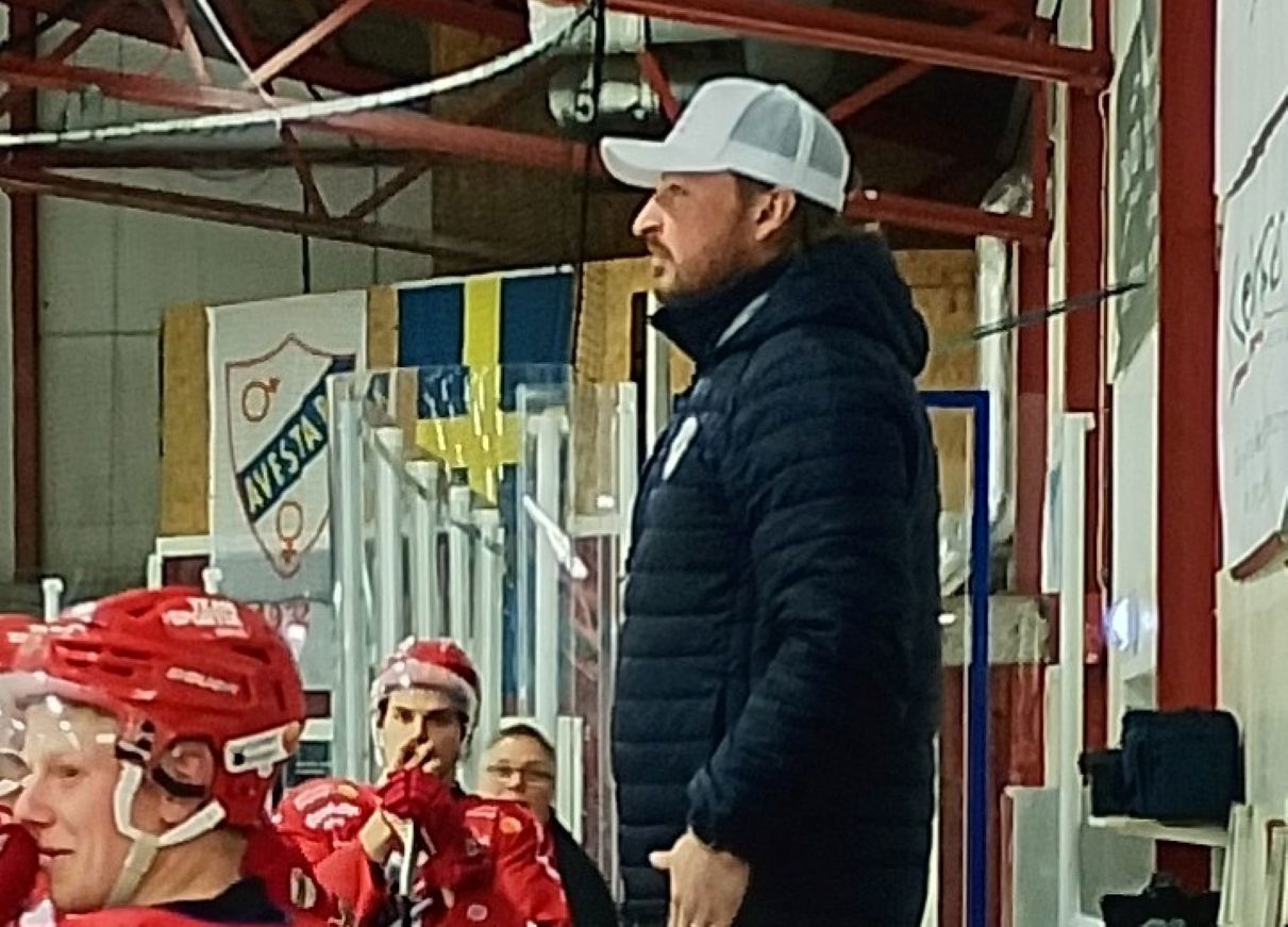 Adam Sandberg tror det kan bli en match i publikens smak mot Hallsberg.