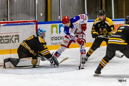 Bildsvep från säsongens tredje bruksderby mellan Fagersta AIK-Avesta BK 4-2 (4-1, 0-1, 0-0). Foto: Jörgen Hjerpe