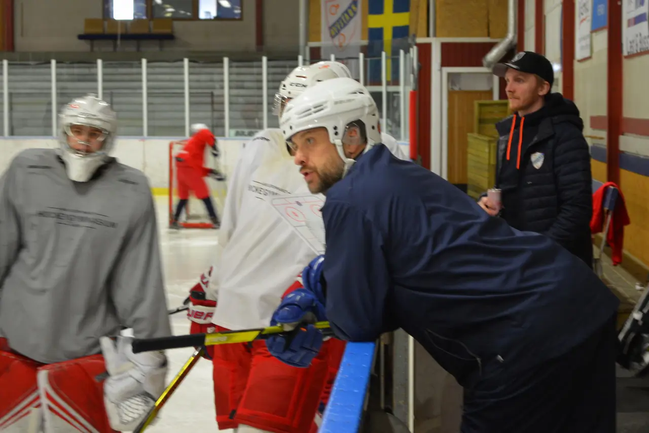 Lindefallet väntar på bortais, för Stefan Lundqvists Avesta BK på onsdagskvällen. Foto: Per Lindgren.