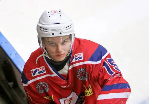 LW Joakim Nordqvist gjorde ett uppoffrande jobb defensivt och var Avesta BK:s främste mot Orsa IK. Arkivfoto: Lena Hallström