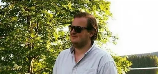 Ludvikatränaren Elias Ströberg tror laget måste spela på topp för att rubba Avesta. FOTO: Privat.