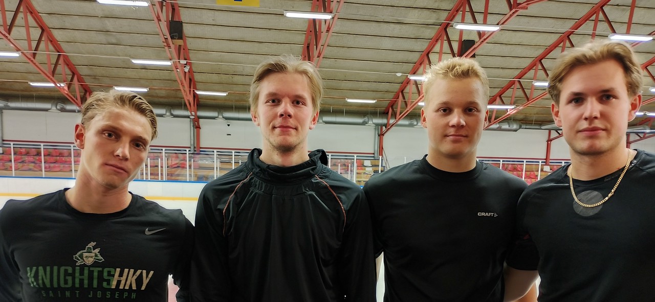 Avesta BKs nyförvärv, från vänster: Melvin Blomberg, Elton Lilja, Gustav Lager och Lukas Lundberg. Foto: Per Lindgren.