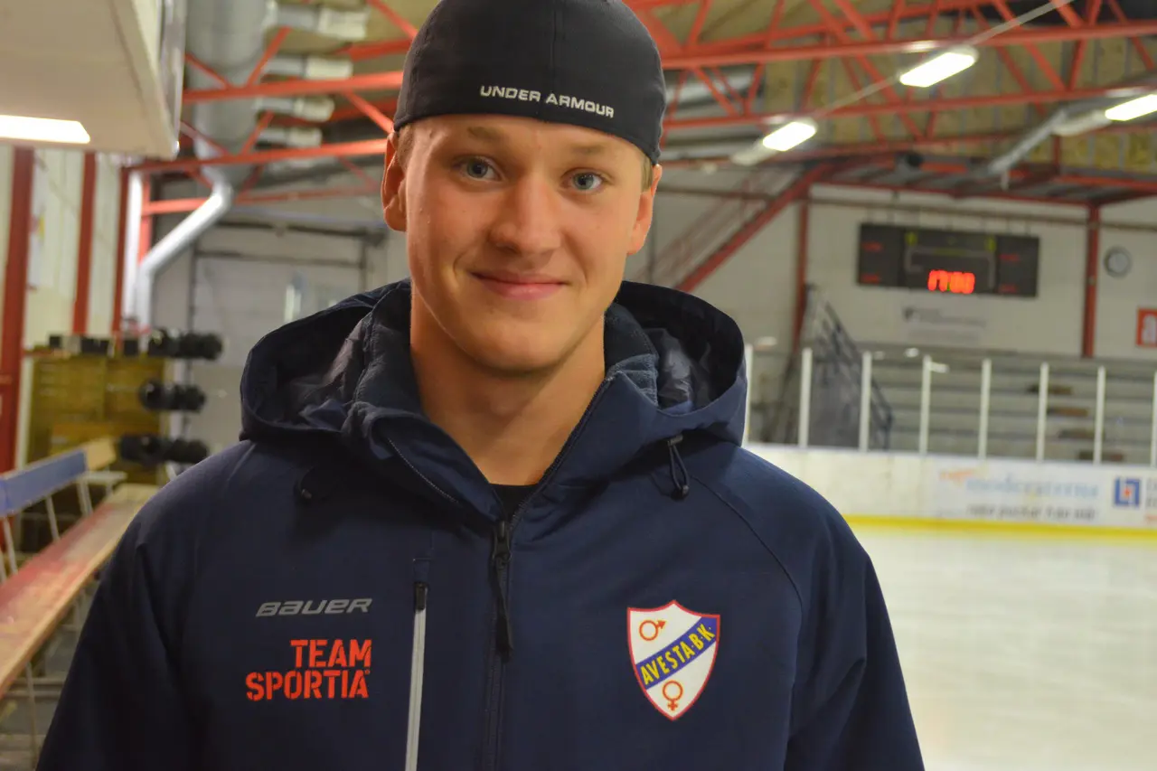 Arwid Forsman bidrar med både fart och näsa för målet. FOTO: Per Lindgren.