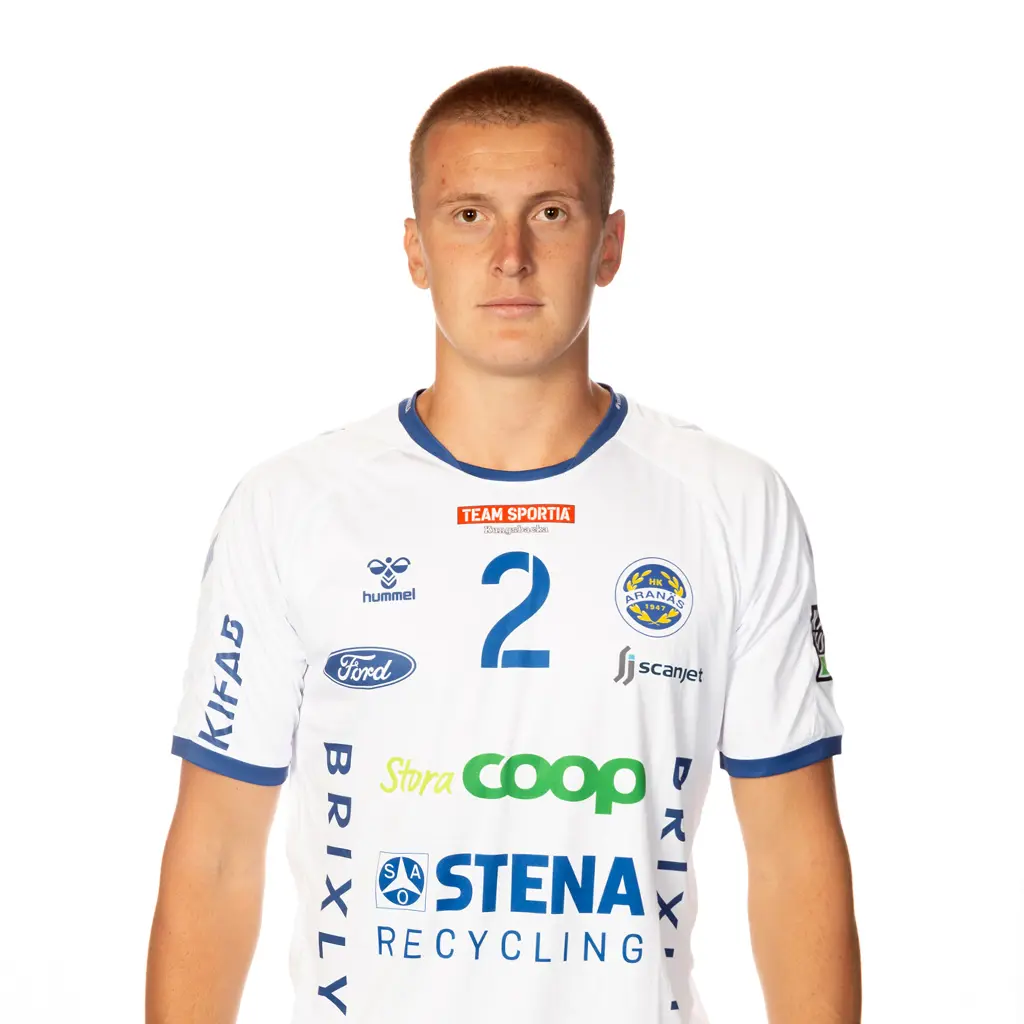 Oscar Lindqvist, nr 2 i herrlaget, klar för ytterligare två nya säsonger