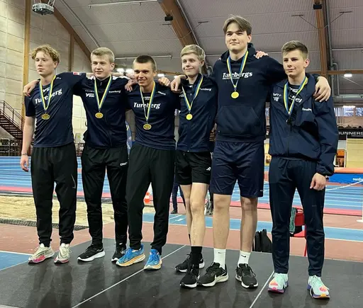 Vinnare! Några hade tyvärr åkt hem innan medaljerna delades ut.