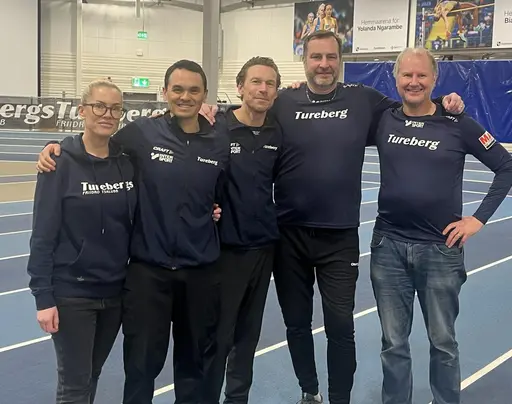 Utbildade tränare - Sofia Wager och Nadja Petersen samt Elin Englund Johansson, Stefan Borensjö, Alexander Cederoth, Leif Rex och Anders Lantto