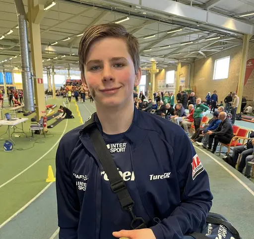Jordan med tränare Kennet, Levi, Saga med tränare Per samt Vilhelm med träningskompis Albert