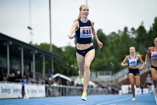 Ovanifrån-vänster: Ayla Hallberg Hossain, Alva Back, Moa Granat, Saviola Mbugua Waithira, Peter Blyckert. Foto: Deca.