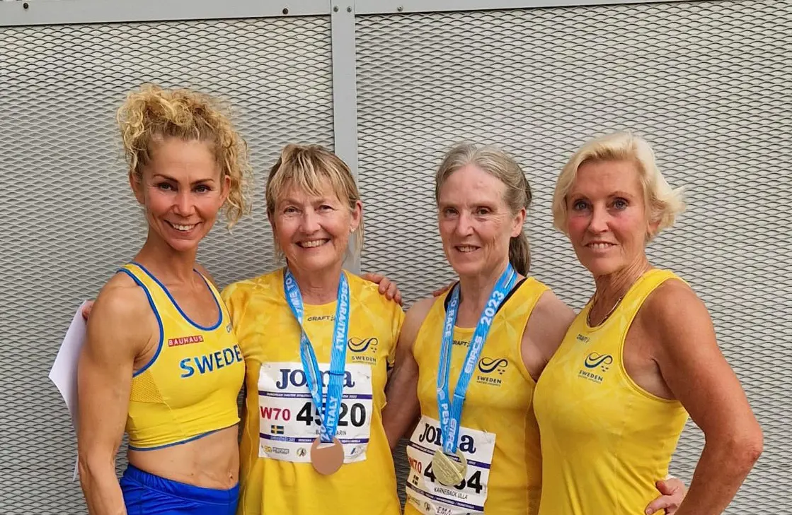 Fyra medaljörer - Anna Wiklund, Karin Björin, Ulla Karnebäck och Gunnel Tolfes