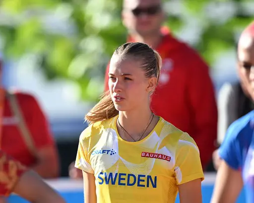 Lina, Emil och Alvah. Bilden på Alvah från JEM, tagen av Deca Text & Bild.
