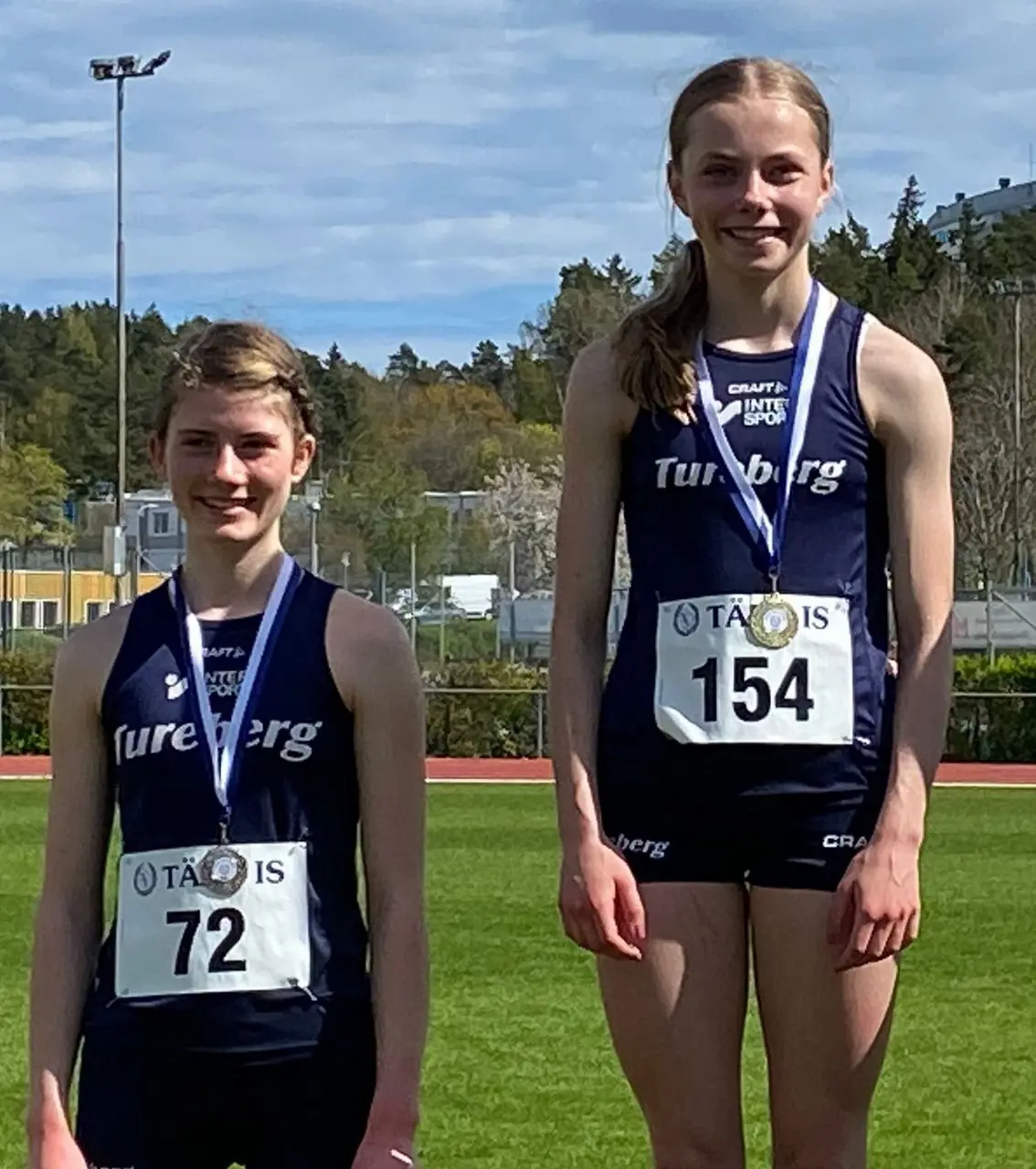 Freja och Moa på prispallen