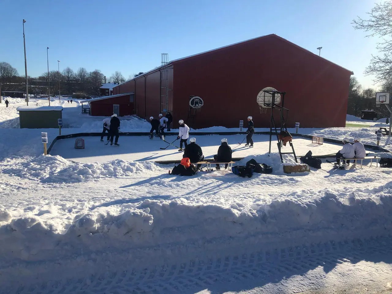 Full fart på Farsta Winter Classic Arena.