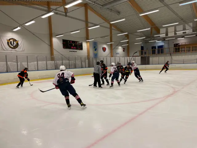 Kim Miller jagar pucken i Solnas försvarszon