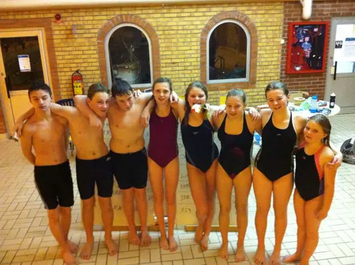 Milasimmet med Jonathan, Erik, Johannes, Linnea, Jelka, Jouline, Nathalie och Maja under Alvas ledning.