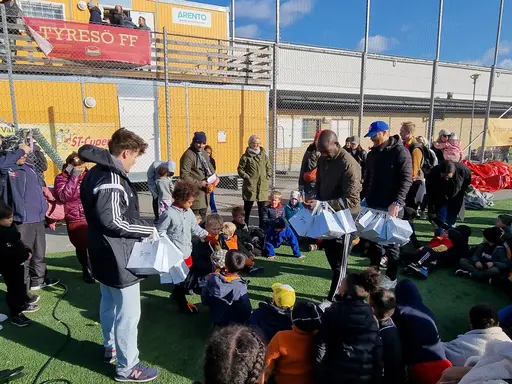 En solig men blåsig föreningsavslutning på Tyresövallen!
