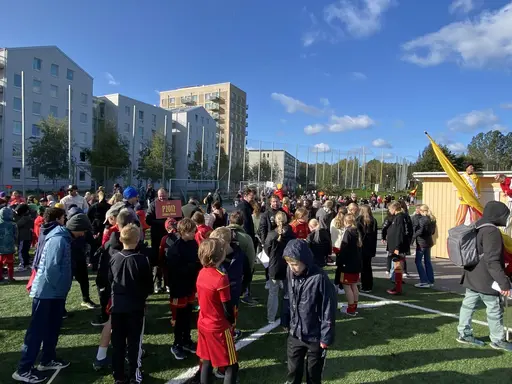 En solig men blåsig föreningsavslutning på Tyresövallen!